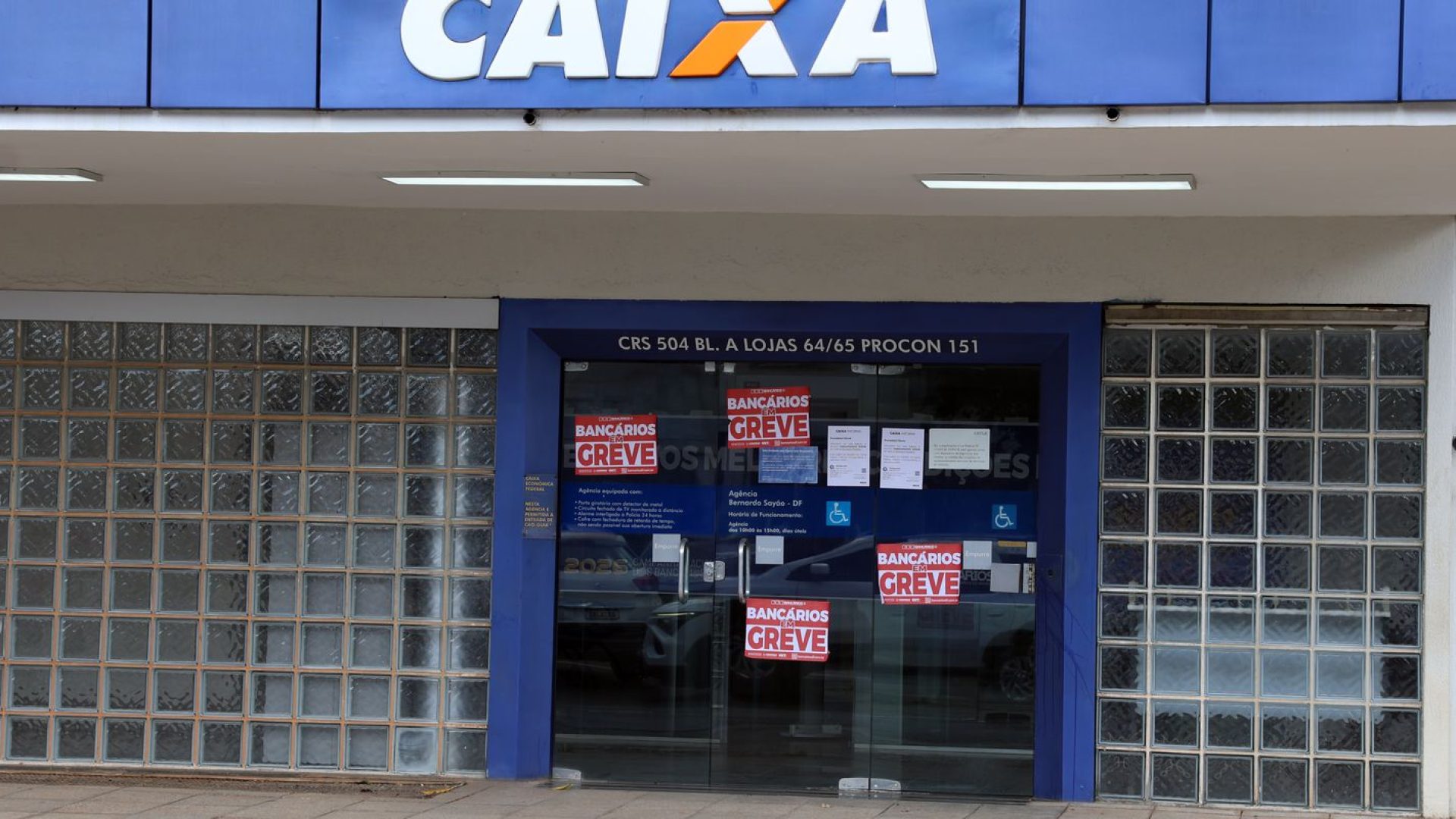 Caixa entra em greve nacional; BB tem paralisação parcial