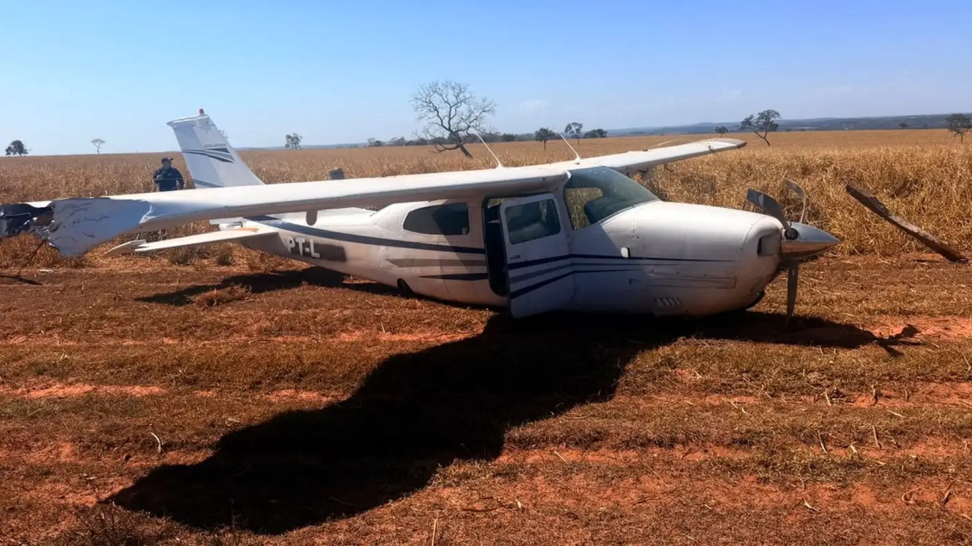 FAB intercepta aeronave suspeita vinda da Bolívia