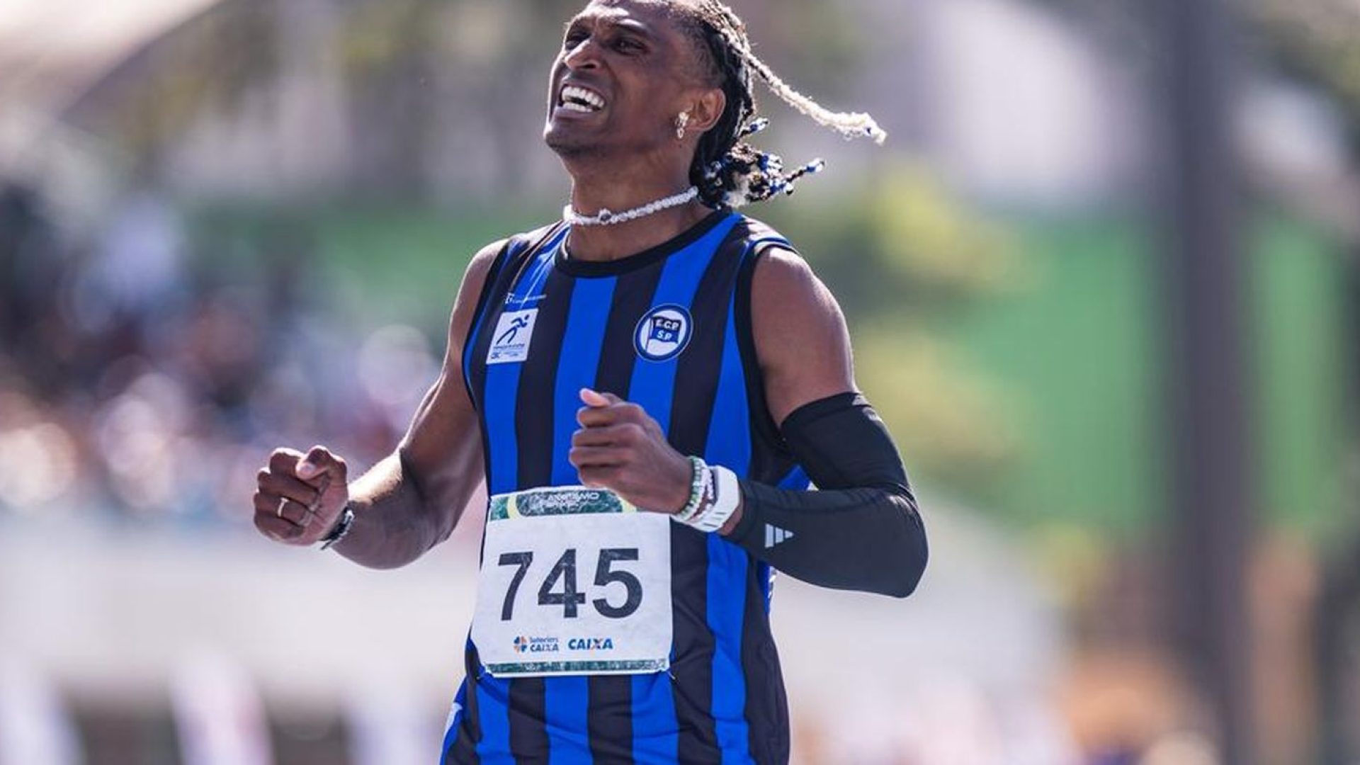 Alison vence 400m com barreiras com melhor marca mundial em 2026