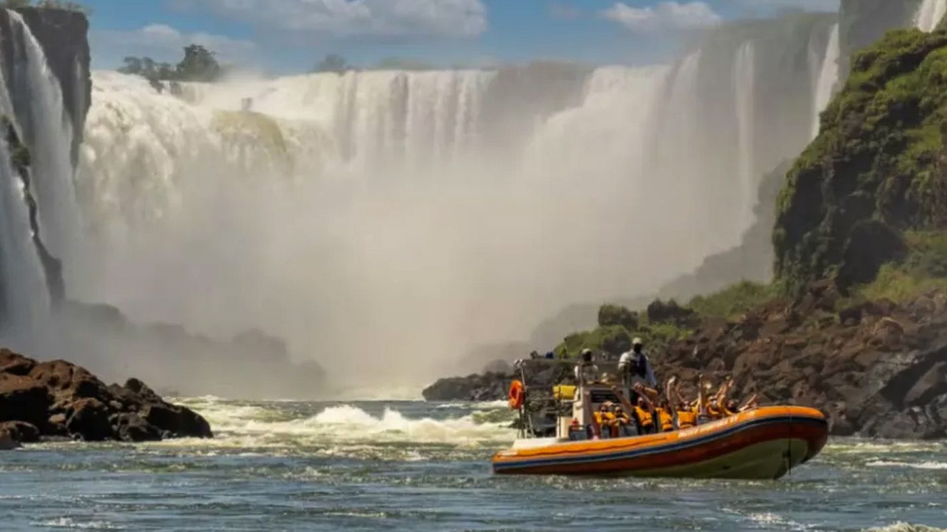 Holandês morre durante passeio de barco nas Cataratas do Iguaçu