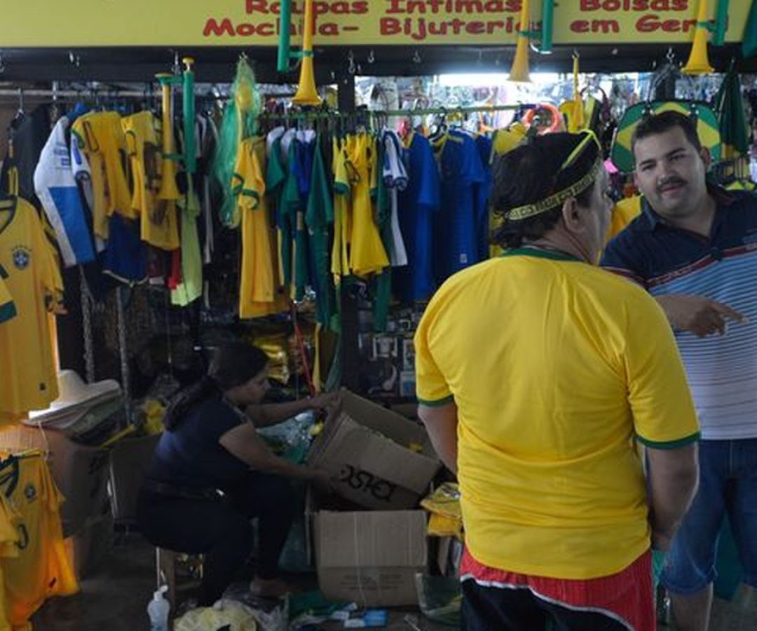 Vendas no comércio caem 0,8% em julho, com “ressaca” da Copa do Mundo
