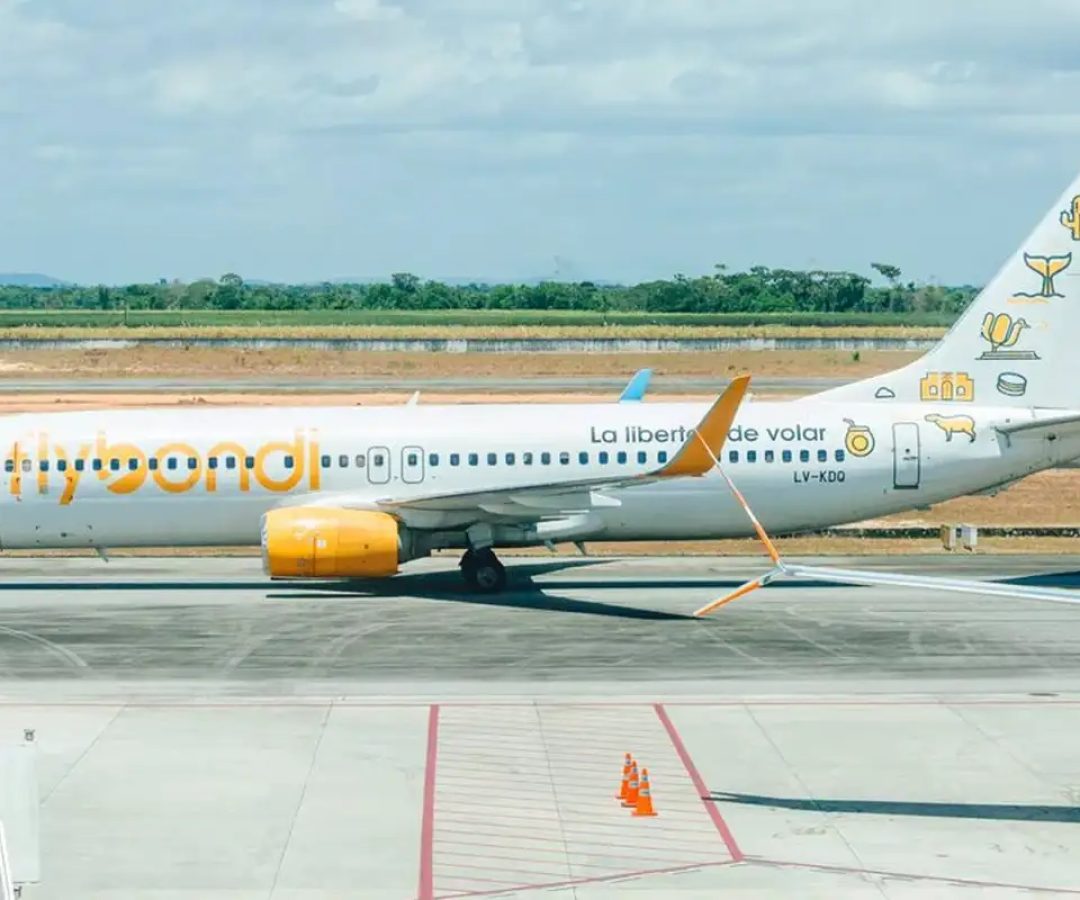 Anac limita a venda de passagens aéreas da Flybondi no Brasil