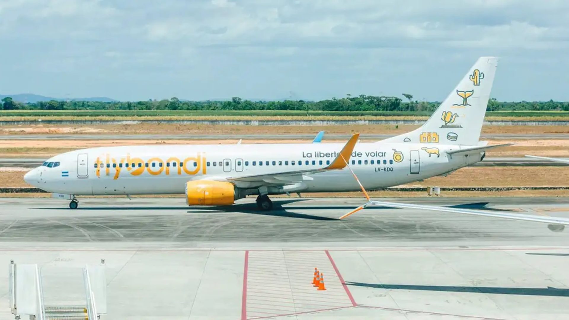 Anac limita a venda de passagens aéreas da Flybondi no Brasil