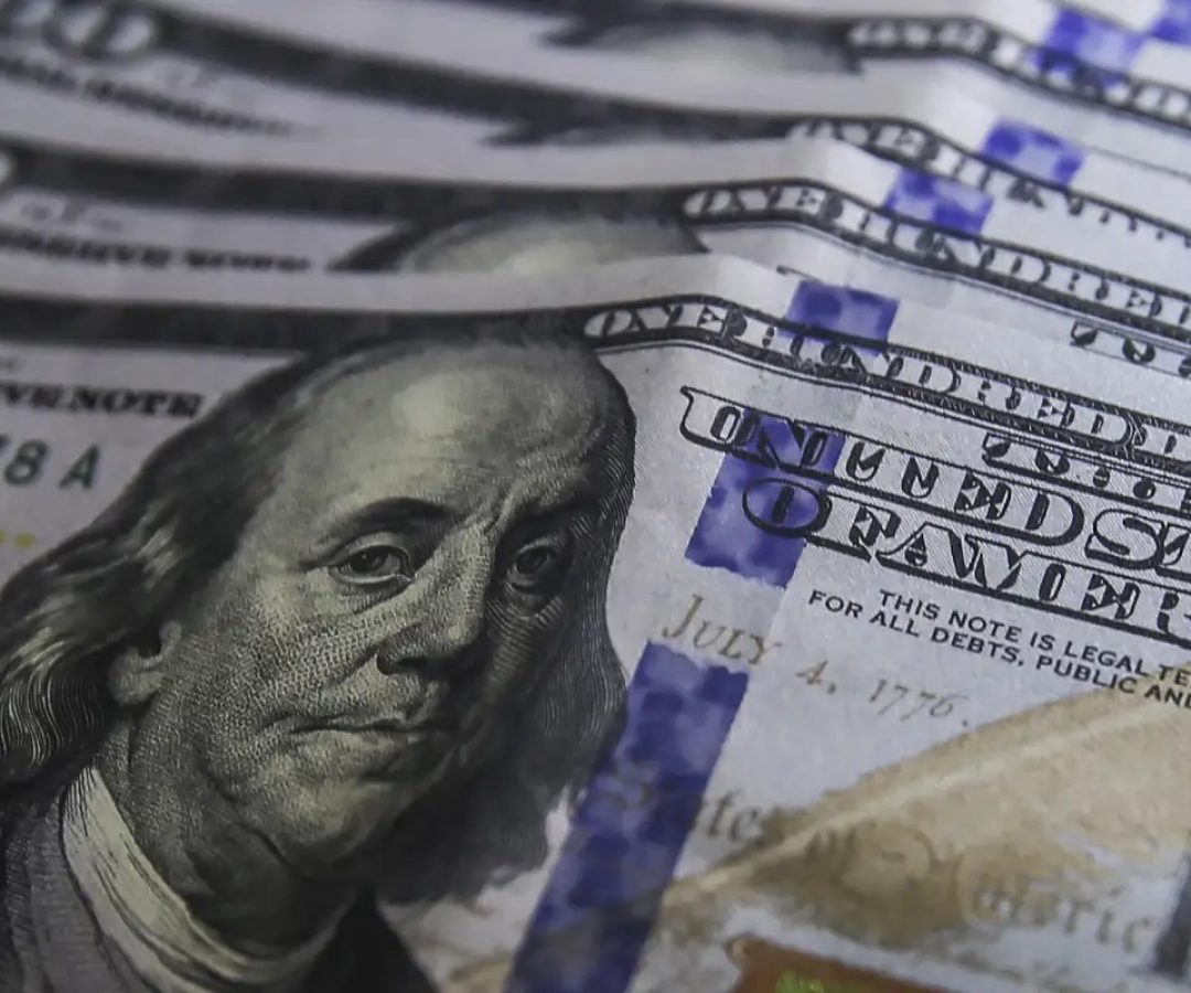Dólar cai para R$ 5,10, após juros serem mantidos nos EUA