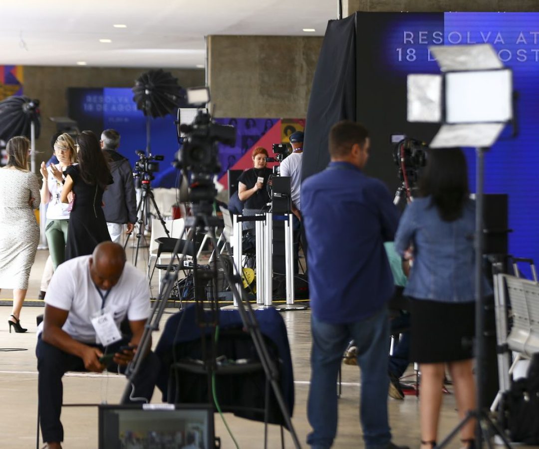Fórum pede compromisso de candidatos com comunicação democrática