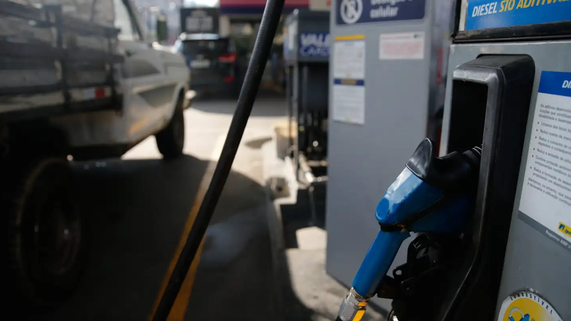 Subsídios à gasolina e ao diesel são ampliados após alta do petróleo
