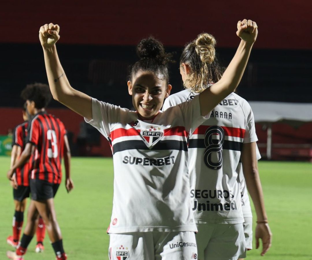 São Paulo vence Vitória e assume liderança do Brasileirão Feminino
