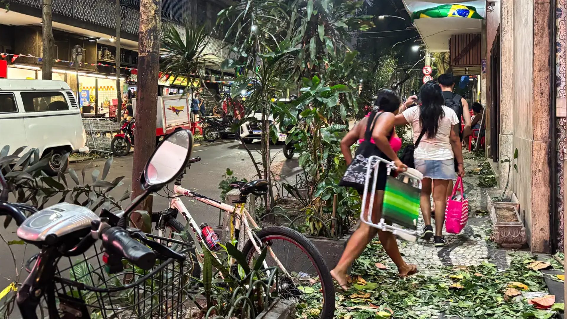 Rio de Janeiro tem duas mortes e um desaparecido depois de ventania