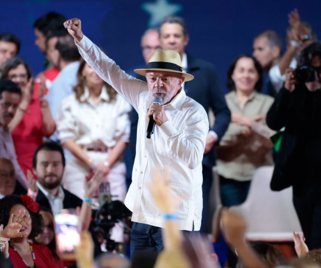 PT oficializa candidatura de Lula à Presidência