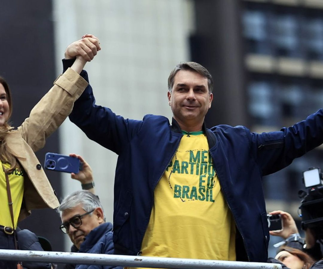 Flávio Bolsonaro propõe enxugar Estado e endurecer ações de segurança