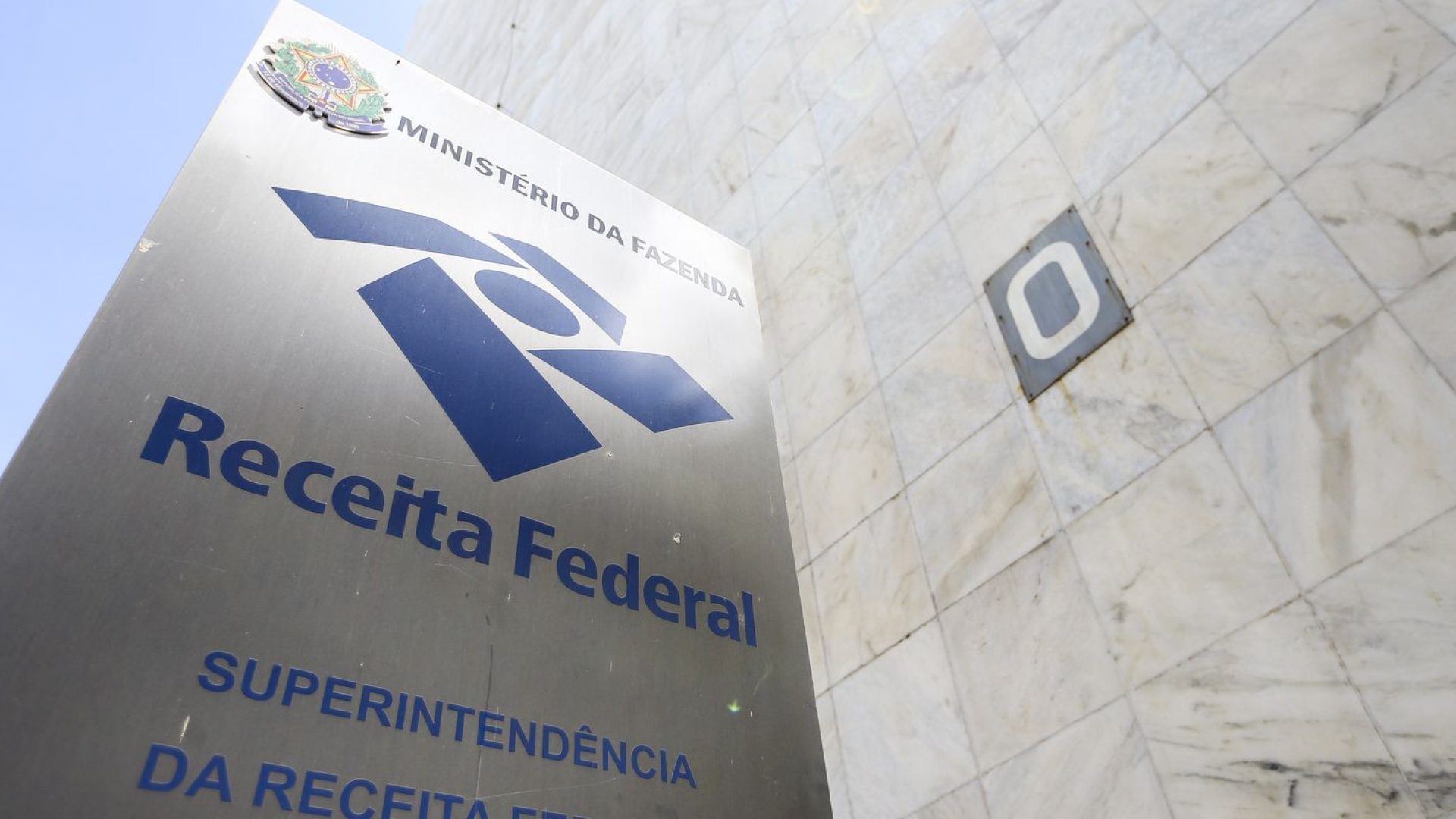 Receita classifica mais 17 empresas como devedoras contumazes