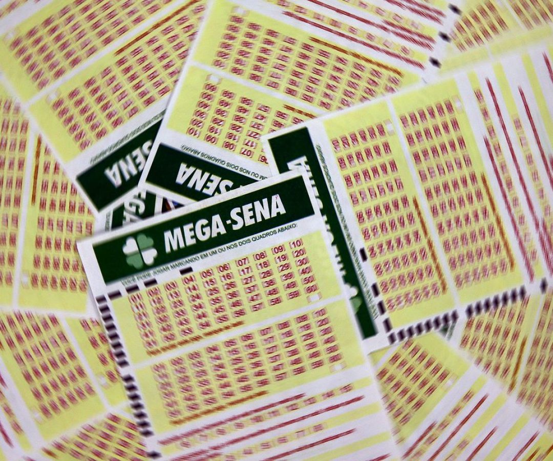 Mega-Sena acumula para R$ 102 milhões; confira os números sorteados