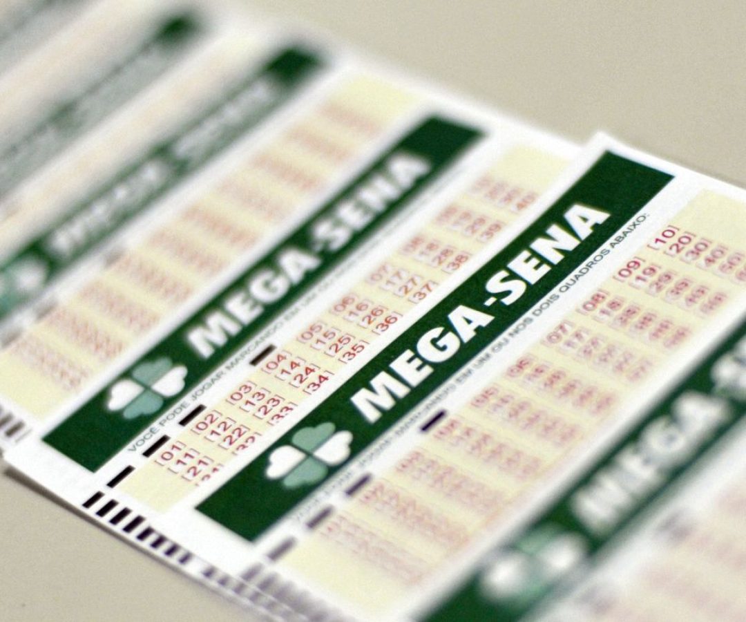 Mega Sena acumula e pode pagar R$ 100 milhões neste domingo