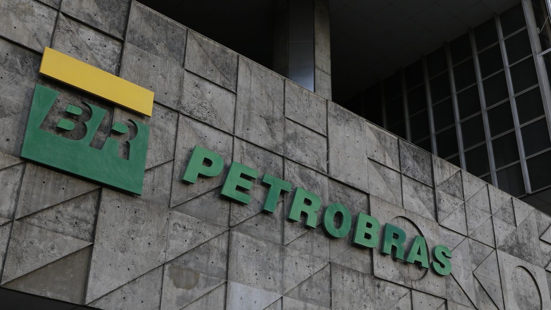 Petrobras tem lucro líquido de R$ 52,4 bi no segundo trimestre