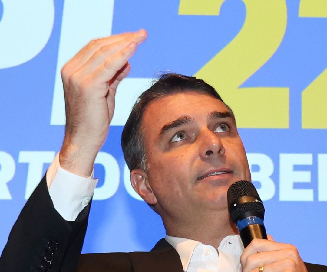 Filho mais velho de Bolsonaro, Flávio disputa a Presidência pelo PL